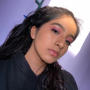 Meet your Posher, Violet